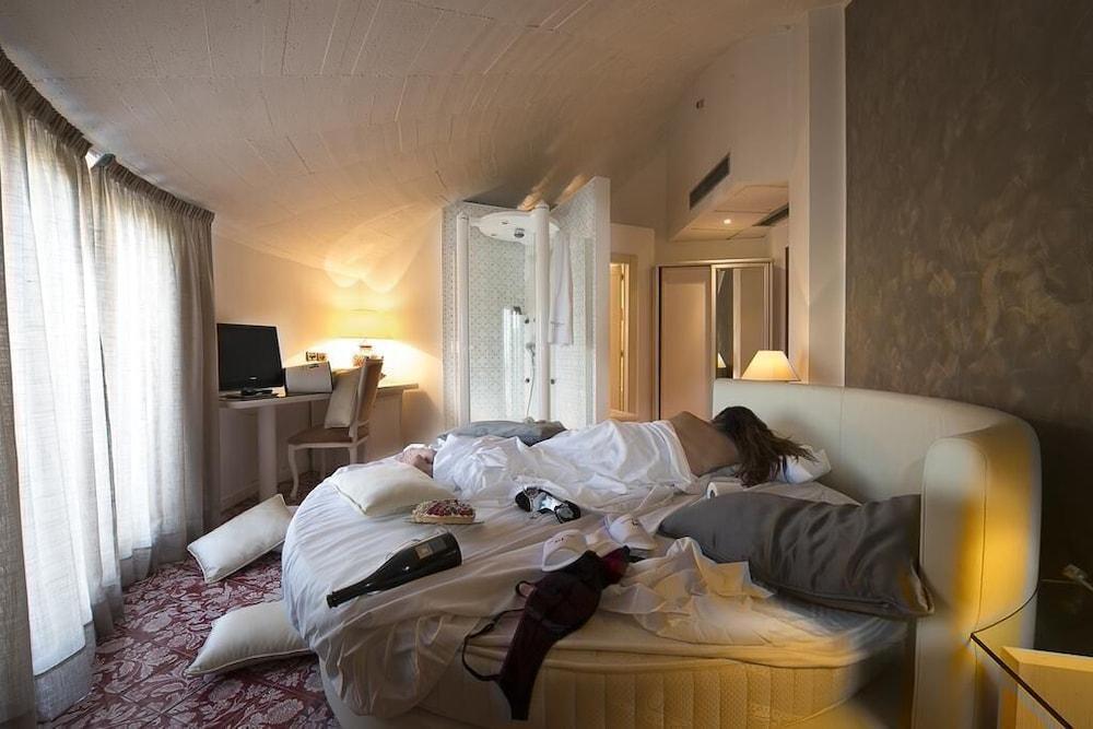 Hotel Leonessa Волла Екстер'єр фото