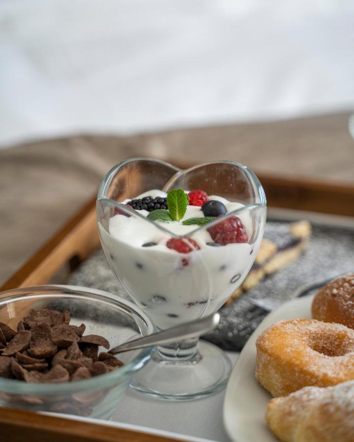 Hotel Leonessa Волла Екстер'єр фото