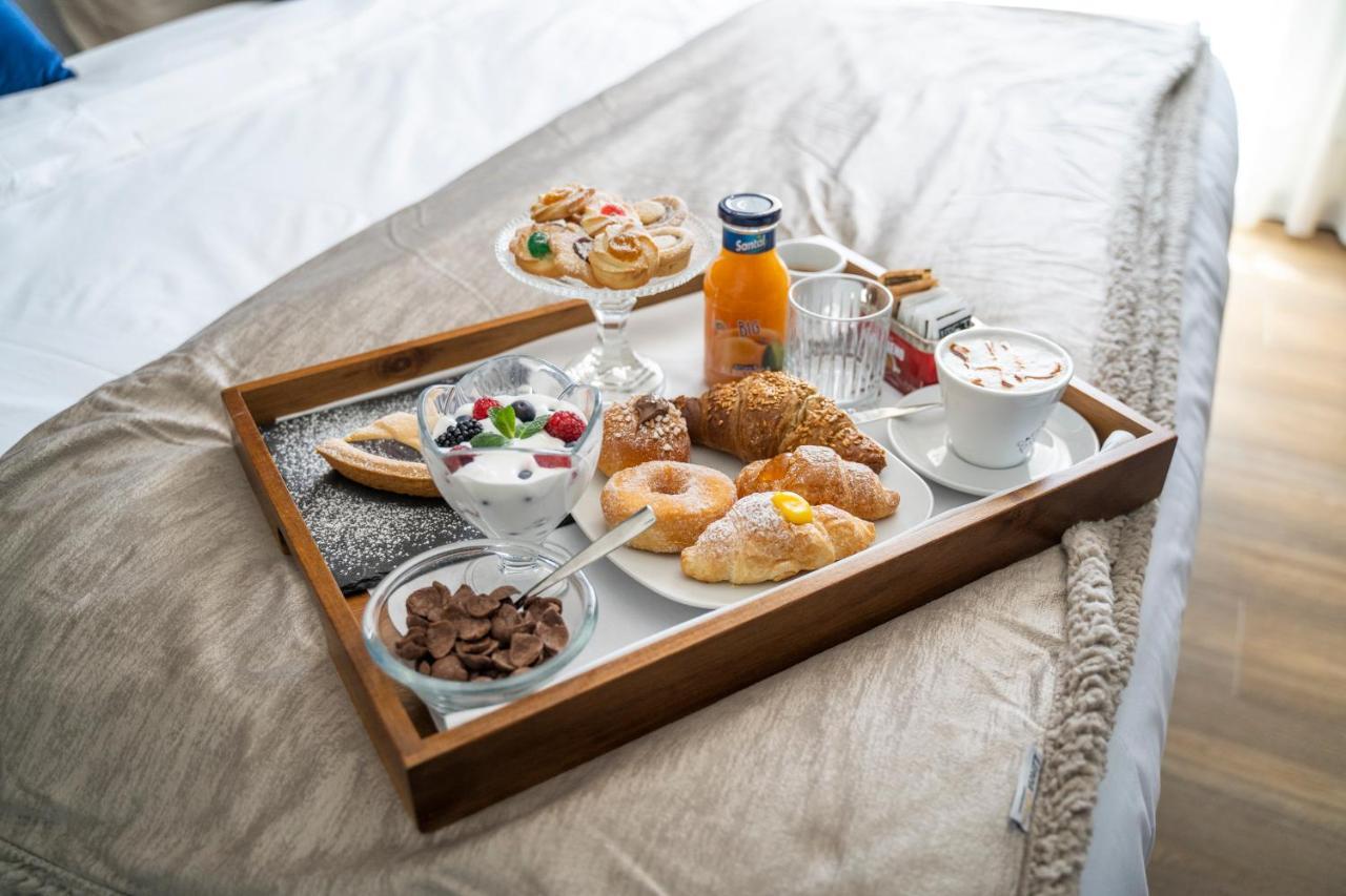 Hotel Leonessa Волла Екстер'єр фото